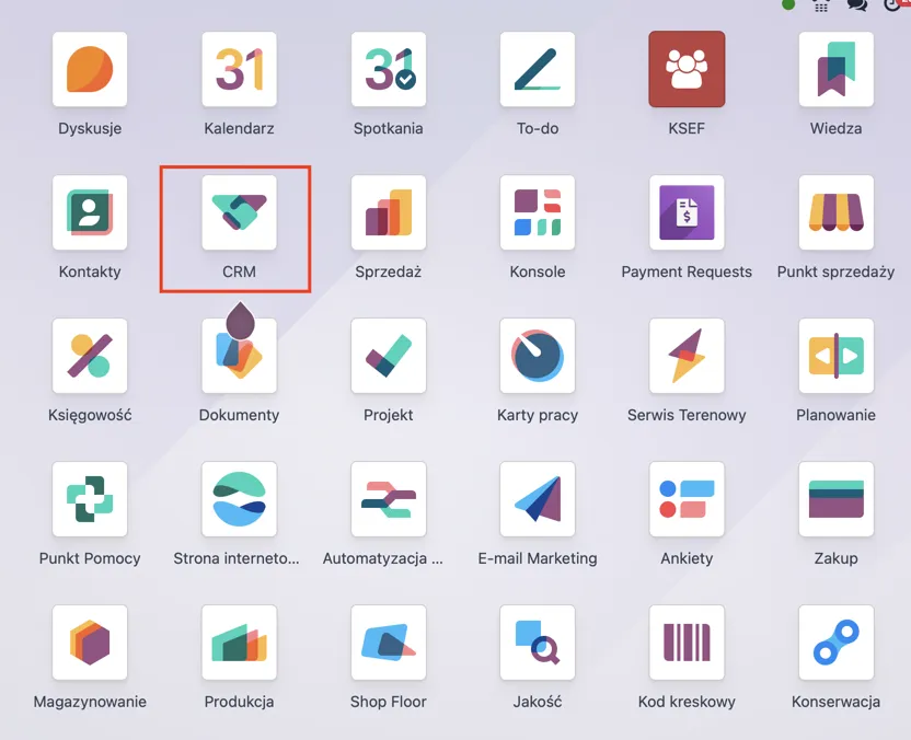 Ekran aplikacji Odoo z wyróżnioną aplikacją CRM obok aplikacji Sprzedaż, Kontakty, Księgowość i Magazynowanie.