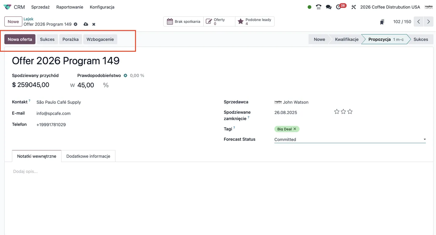 Karta szansy sprzedaży w Odoo CRM z przyciskami Nowa oferta, Sukces, Porażka i Wzbogacenie oraz polami przychodu, prawdopodobieństwa i sprzedawcy.